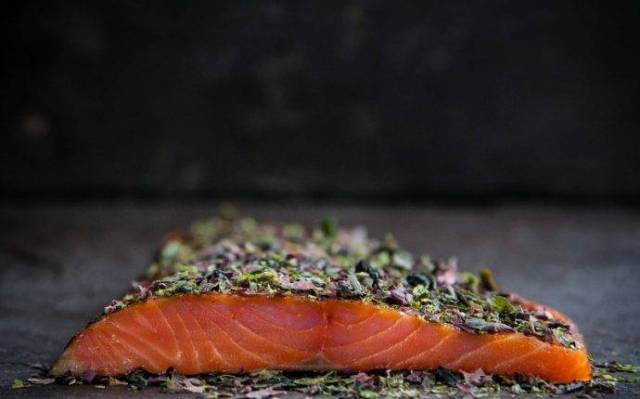 Le Saumon Gravlax aux Algues 500 gr